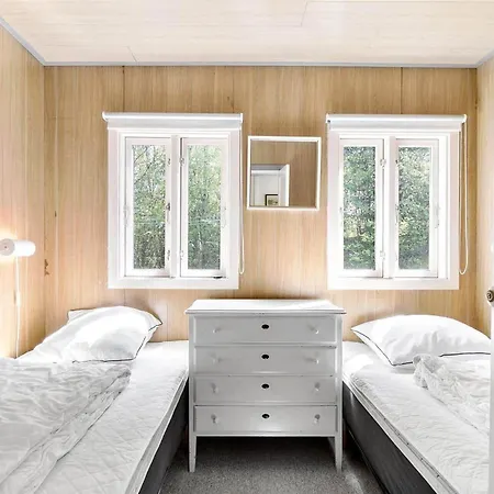 1555-aakirkeby-aedjavejen-14 * Vester Somarken