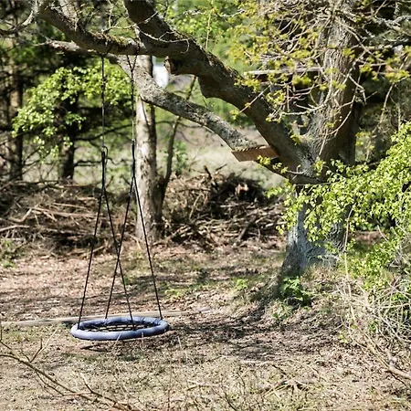 1555-aakirkeby-aedjavejen-14 펜션 Vester Somarken