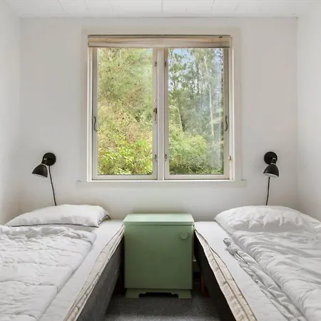 Feriehus 1555-aakirkeby-aedjavejen-14 *