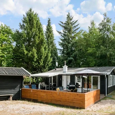 1555-aakirkeby-aedjavejen-14 Feriehus