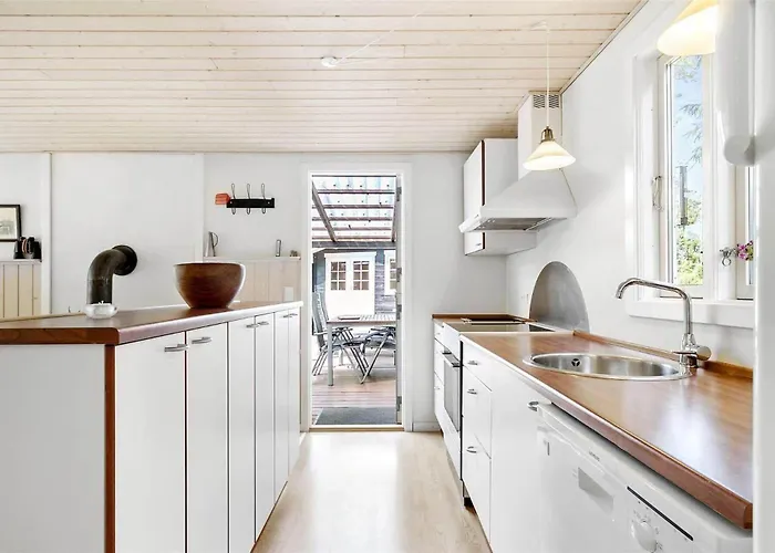 1555-aakirkeby-aedjavejen-14 Vester Sømarken