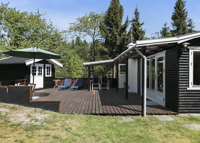 1555-aakirkeby-aedjavejen-14 *