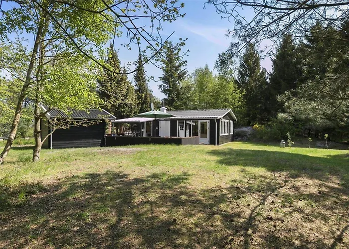 1555-aakirkeby-aedjavejen-14 * Vester Sømarken